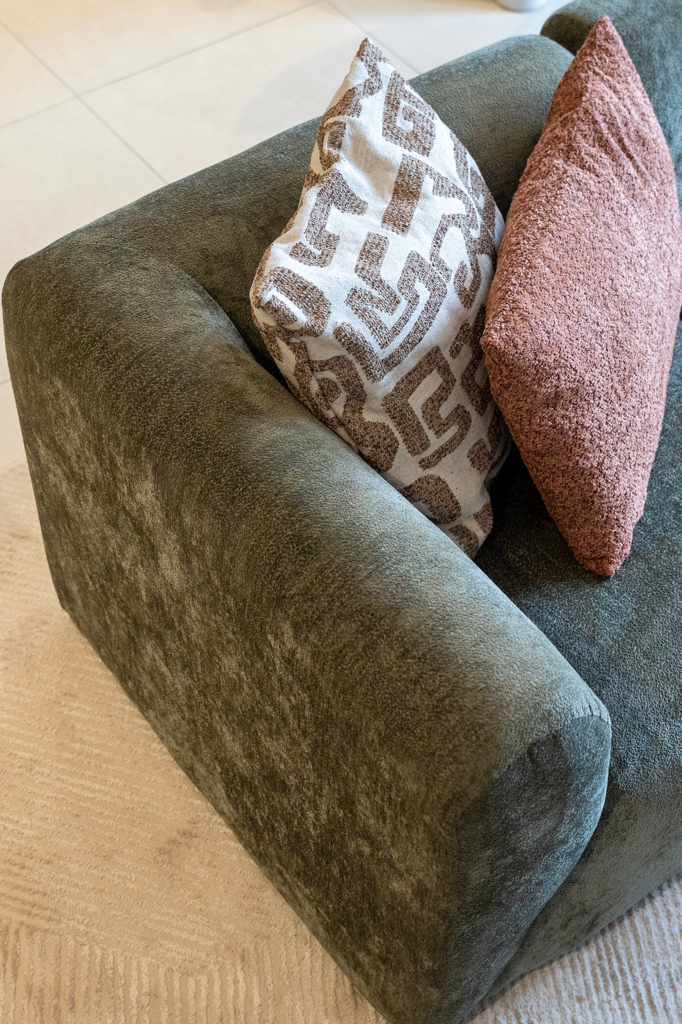 GAÏO sofa in a calm living interior
